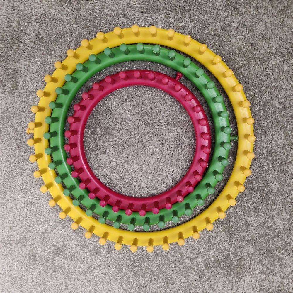Provo Craft Knifty Knitter Round Loom Series Set of 3 No Needles